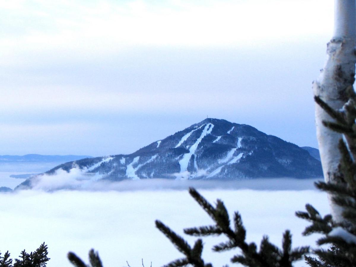 Destination Owl'S Head - Mtn Haus Hotel Mansonville ภายนอก รูปภาพ