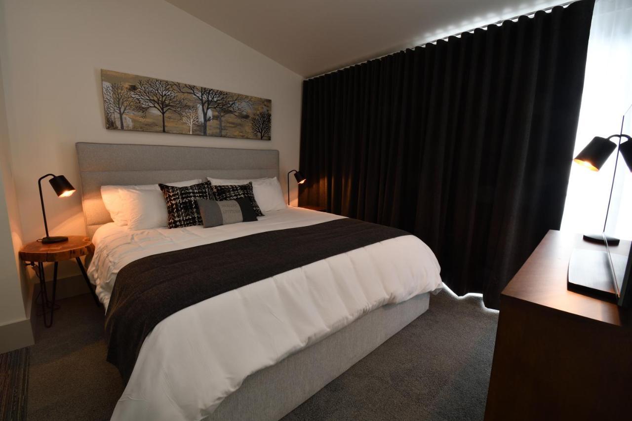 Destination Owl'S Head - Mtn Haus Hotel Mansonville ภายนอก รูปภาพ